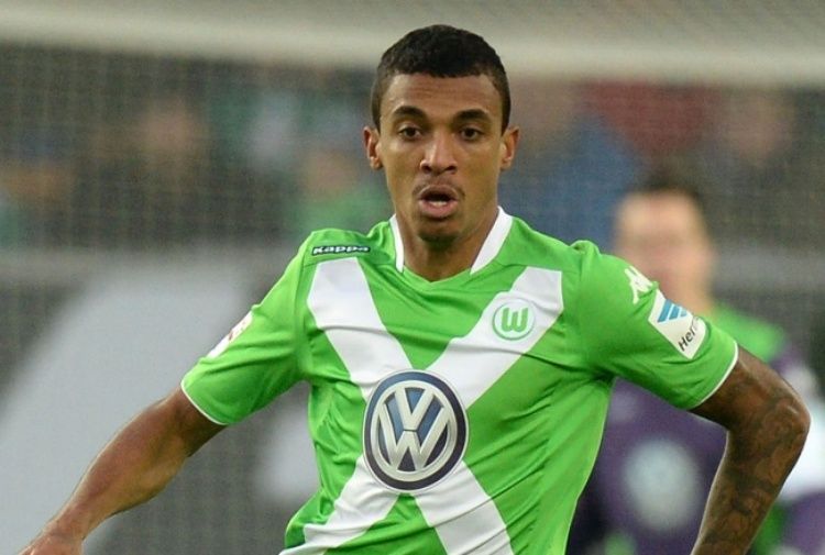 Calciomercato, testa a testa Milan-Juve per Luiz Gustavo