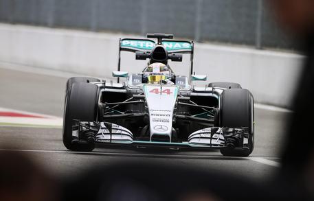 Lewis Hamilton partirà in Pole Position nel GP d'Italia di F1 a Monza