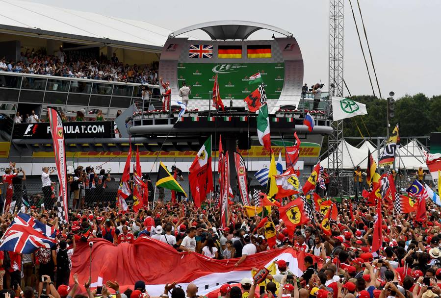 Lo spettacolo del podio di oggi a Monza (foto da: gazzetta.it)