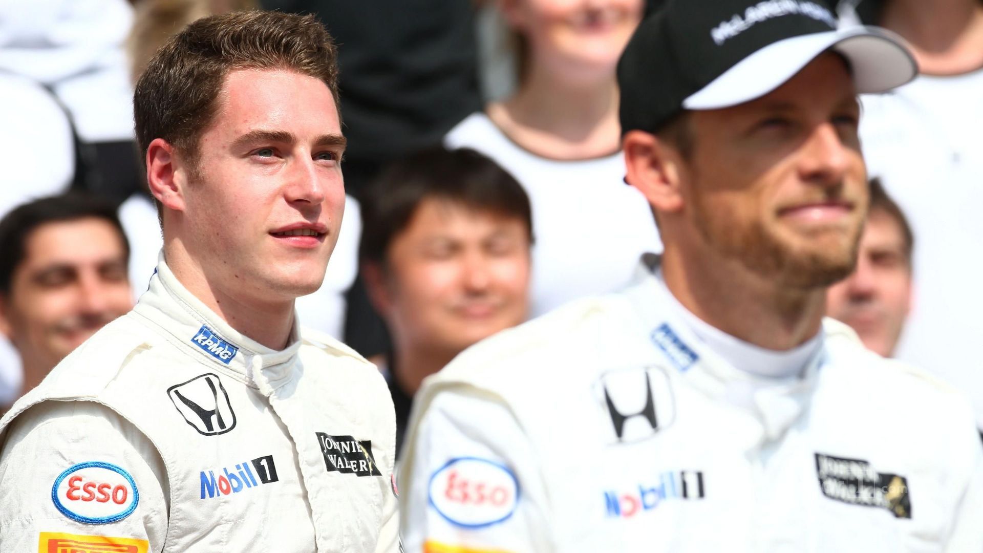 Stoffel Vandoorne e Jenson Button. Nel 2017, il talento belga sostituirà l'inglese (foto da: motor1.com)