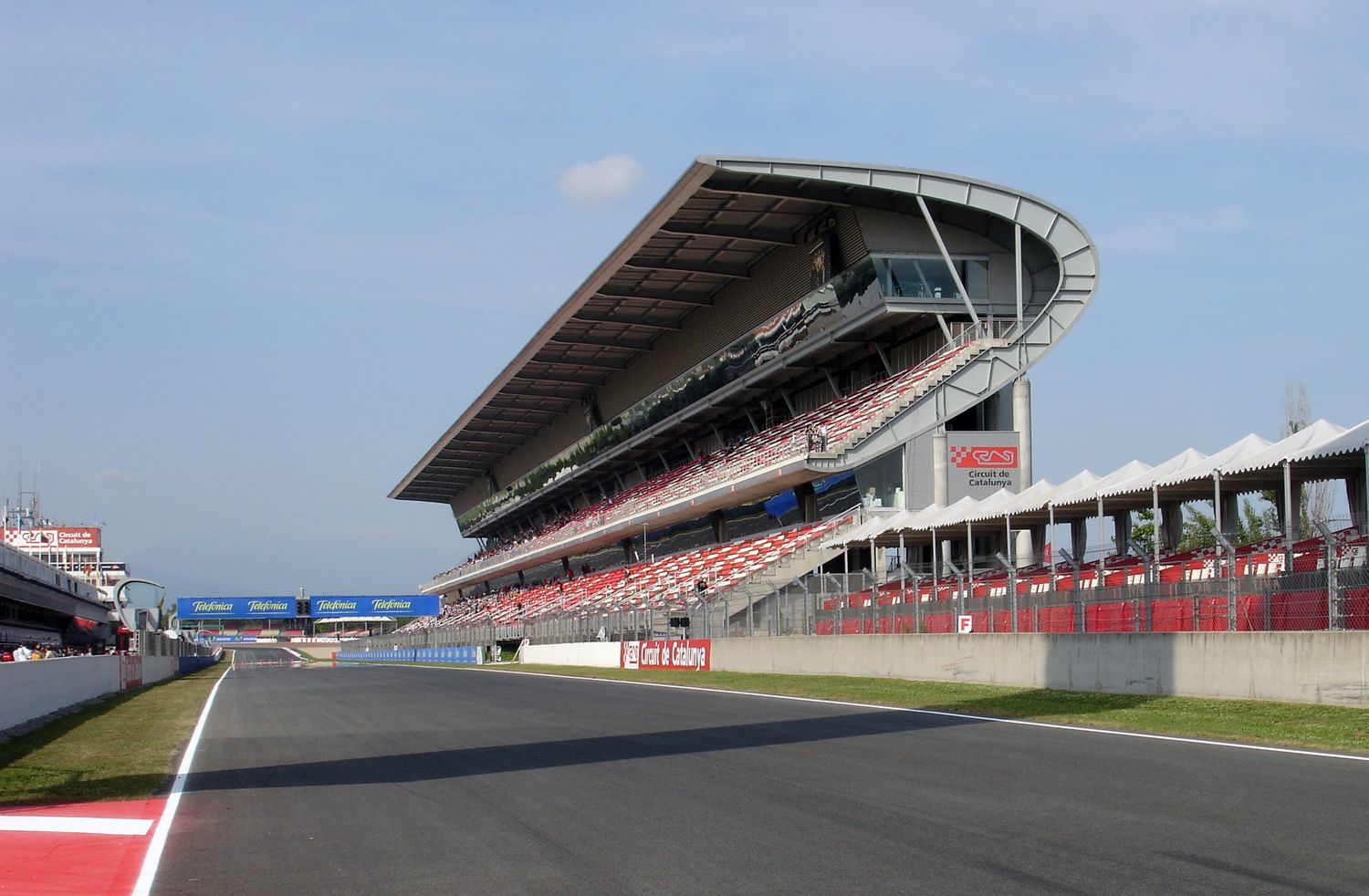 Il circuito di Barcellona è stato confermato come sede dei test invernali di Formula 1 2017 (foto da: fotka.com)