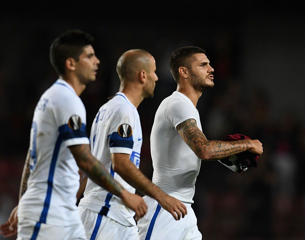 PRAGUE, CZECH REPUBLIC - SEPTEMBER 29:  Mauro Icardi of FC Internazionale dejected at the end of the UEFA Europa League match between AC Sparta Praha and FC Internazionale Milano at Generali Arena Stadium on September 29, 2016 in Prague, Czech Republic.  (Photo by Claudio Villa - Inter/Inter via Getty Images)