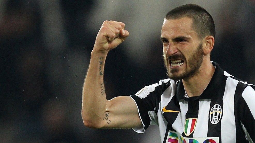 Juventus' defender Leonardo Bonucci celebrates after scoring during the Italian Serie A football match Juventus vs Lazio at "Juventus Stadium" in Turin on April 18, 2015.    AFP PHOTO / MARCO BERTORELLO        (Photo credit should read MARCO BERTORELLO/AFP/Getty Images)