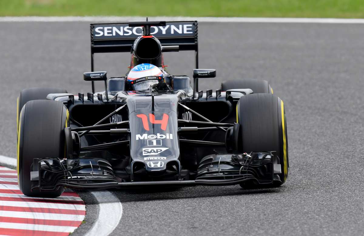 Nella gara di casa della Honda, prestazione da cancellare per la McLaren, con Alonso 16° e Button 18° (foto da: lance.com.br)