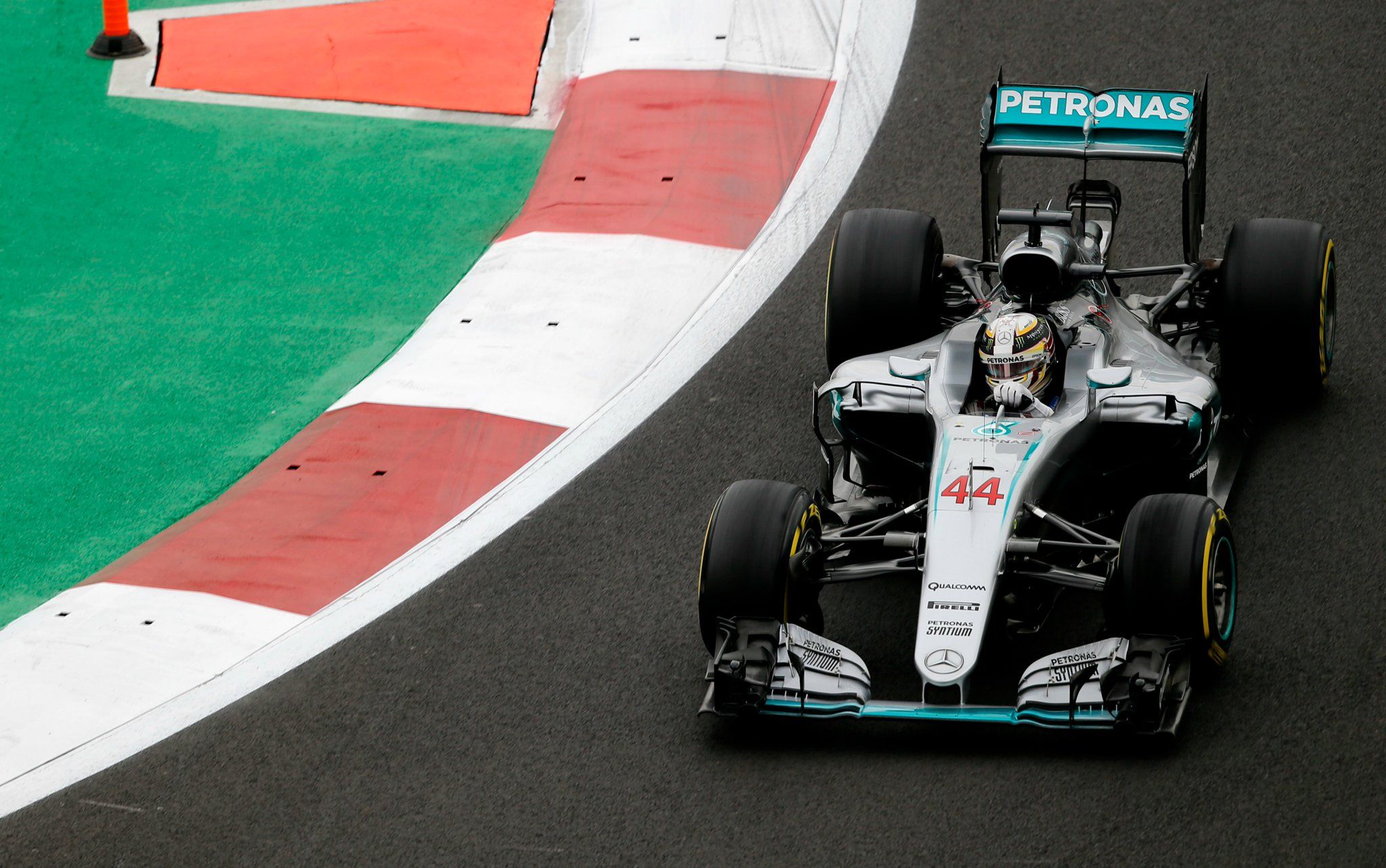 Ancora una pole position per Lewis Hamilton, il migliore nelle qualifiche di CIttà del Messico (foto da: gazetaesportiva.com)