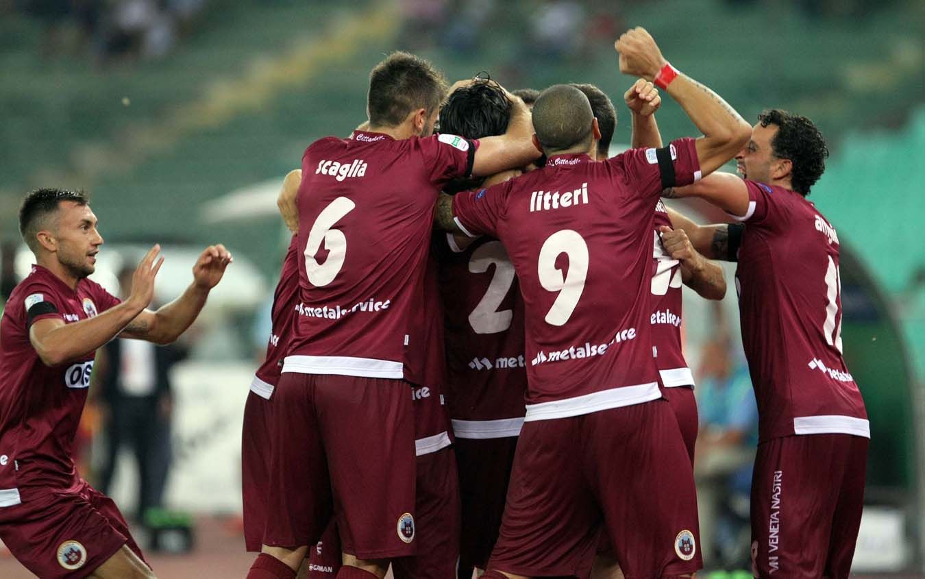 Foto LaPresse - Donato Fasano 27 08 2016 Bari - Italia Sport Calcio Bari - Cittadella Campionato di Calcio Serie B 2016/2017 ConTe.it - Stadio San Nicola  Nella foto: gol pascali Photo LaPresse - Donato Fasano 27 08 2016 Bari - Italy Sport Soccer Bari - Cittadella Italian Football Championship League B 2016/2017 ConTe.it - San Nicola  Stadium In the pic: gol pascali