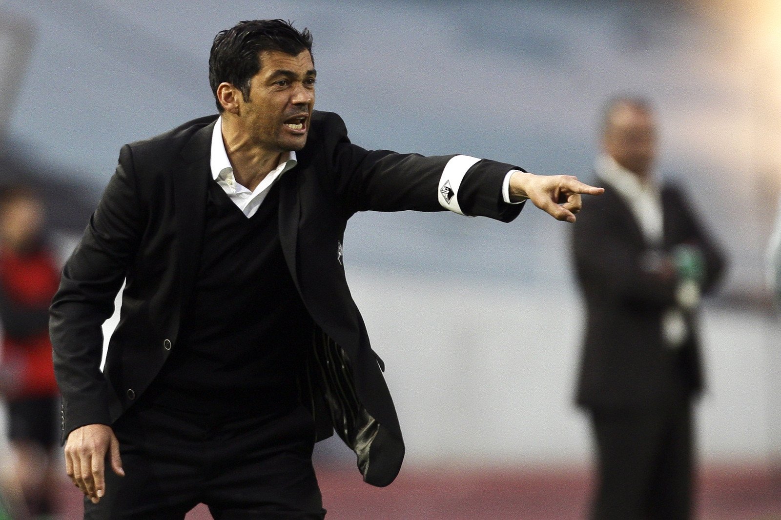 Sérgio Conceição treinador da Académica durante o jogo da Primeira Liga de Futebol contra o Moreirense disputado no Estádio Cidade de Coimbra, 28 de abril de 2013. PAULO NOVAIS/LUSA