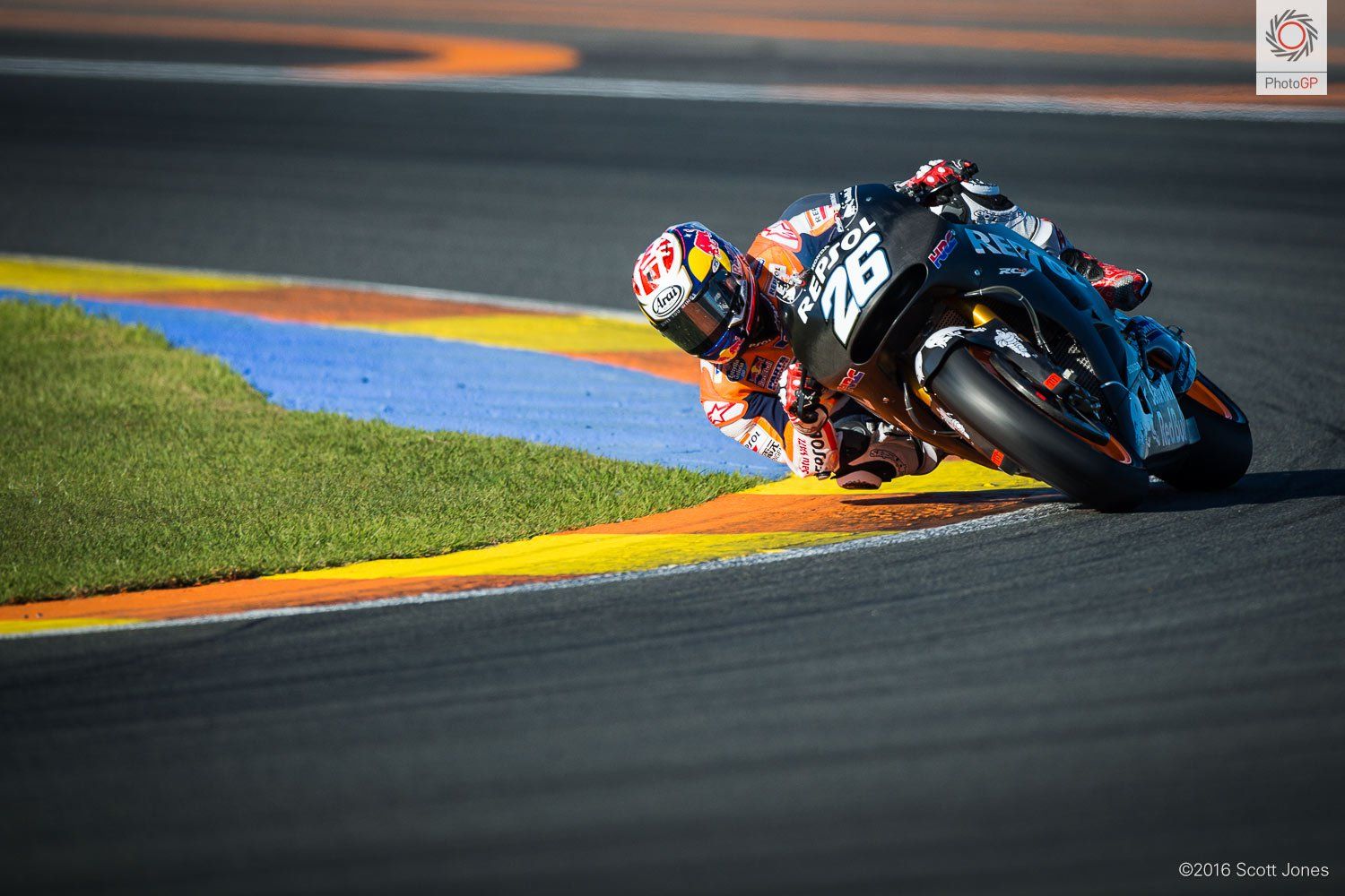 Dani Pedrosa, nel corso della sessione di test collettivi di Valencia, tenutasi tra il 15 ed il 16  Novembre (foto da: asphaltandrubber.com/ Scott Jones)