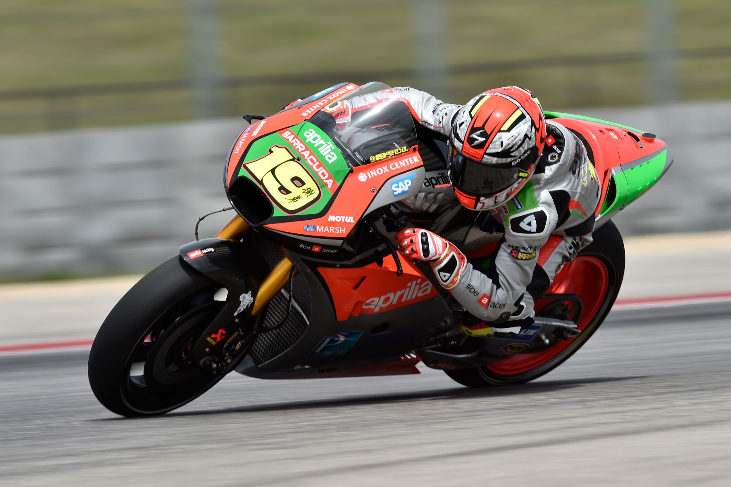 Stagione positiva sia per Bautista che per l'Aprilia (foto da: vroom-magazine.com)