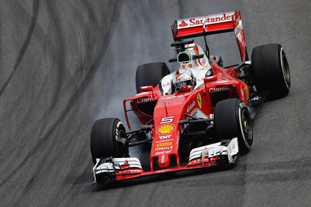 Vettel in bloccaggio, durante le libere di oggi ad Interlagos (foto da: zimbio.com)