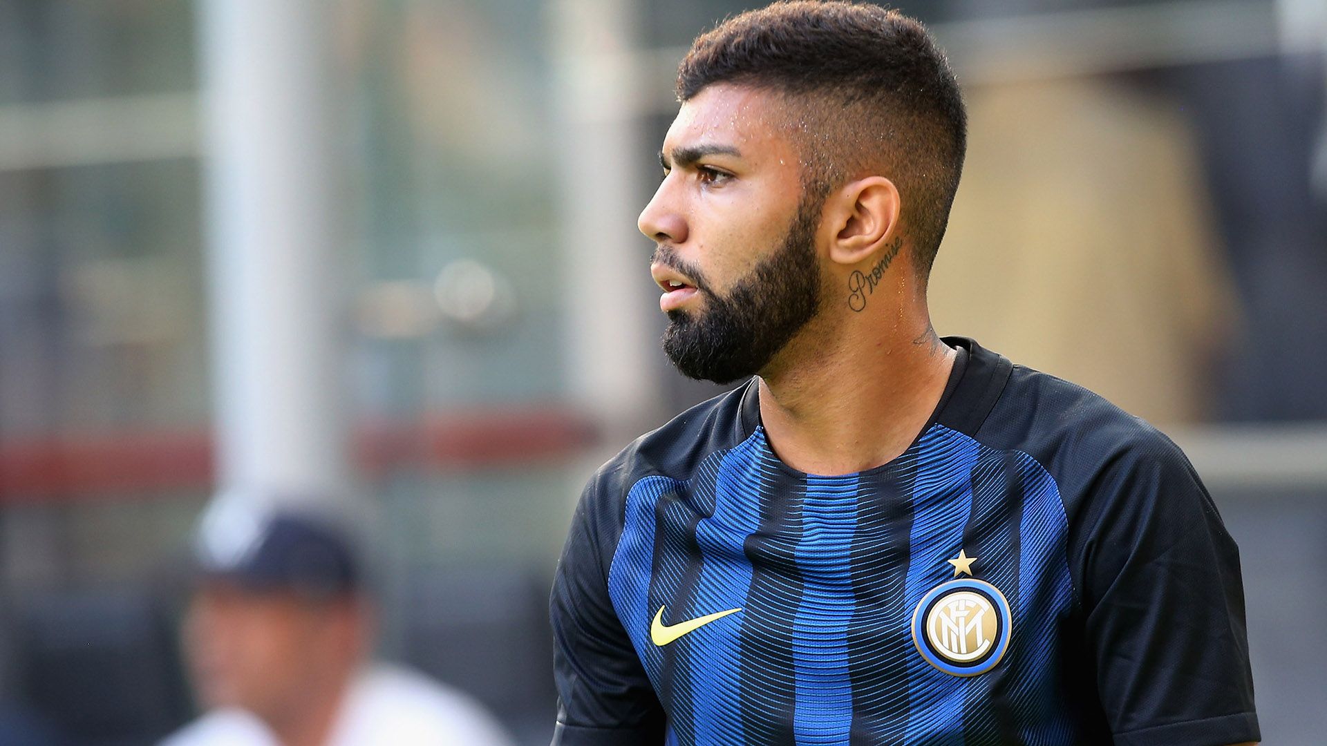 MILAN, ITALY - SEPTEMBER 25:  Gabriel Barbosa of Inter during the Serie A match between FC Internazionale and Bologna FC at Stadio Giuseppe Meazza on September 25, 2016 in Milan, Italy.  (Photo by Maurizio Lagana/Getty Images)