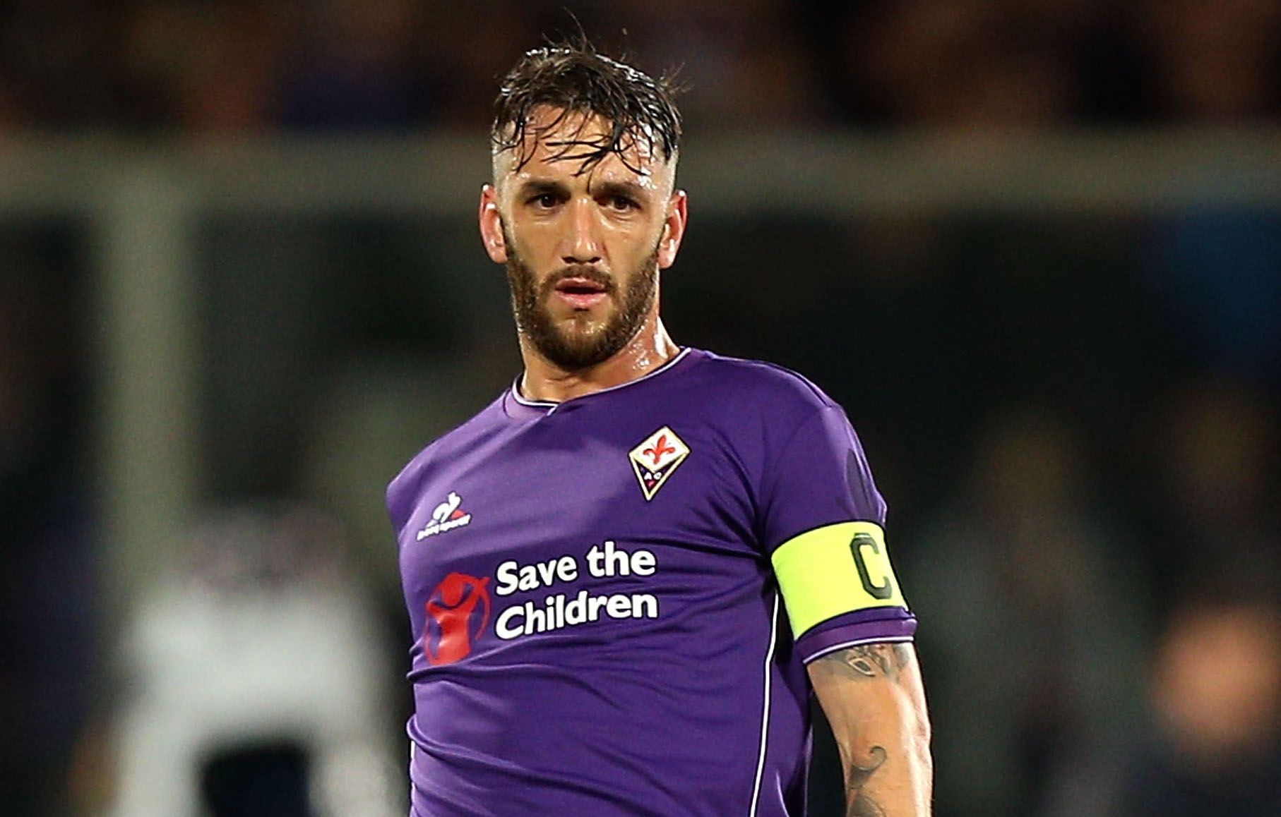 FLORENCE, ITALY - APRIL 24: Gonzalo Rodriguez of ACF Fiorentina in action during the Serie A match between ACF Fiorentina and Juventus FC at Stadio Artemio Franchi on April 24, 2016 in Florence, Italy.  (Photo by Gabriele Maltinti/Getty Images)