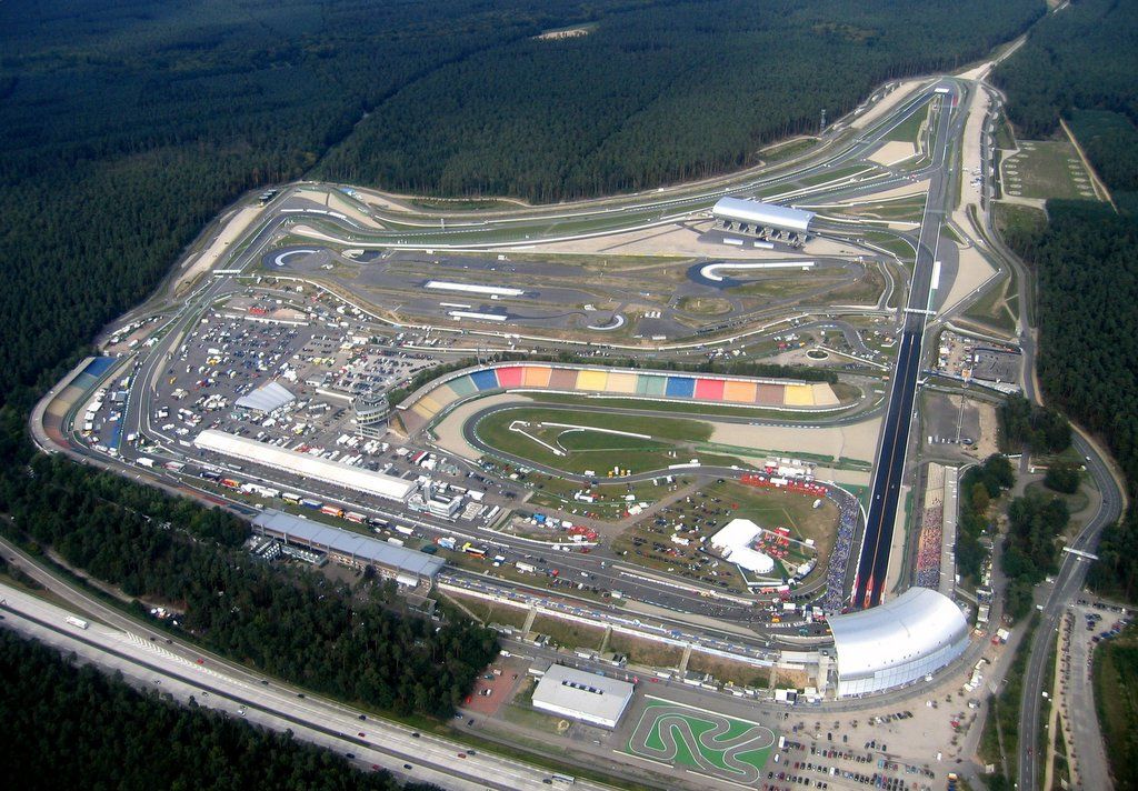 Vista dall'alto del circuito di Hockenheim, che potrebbe ospitare il GP di Germania anche l'anno prossimo, al posto del Nurburgring (foto da: diablomotor.com)