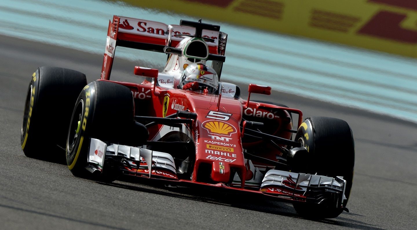 Sebastian Vettel, durante le libere di oggi ad Abu Dhabi (foto da: diariomotor.es/STUDIO COLOMBO)