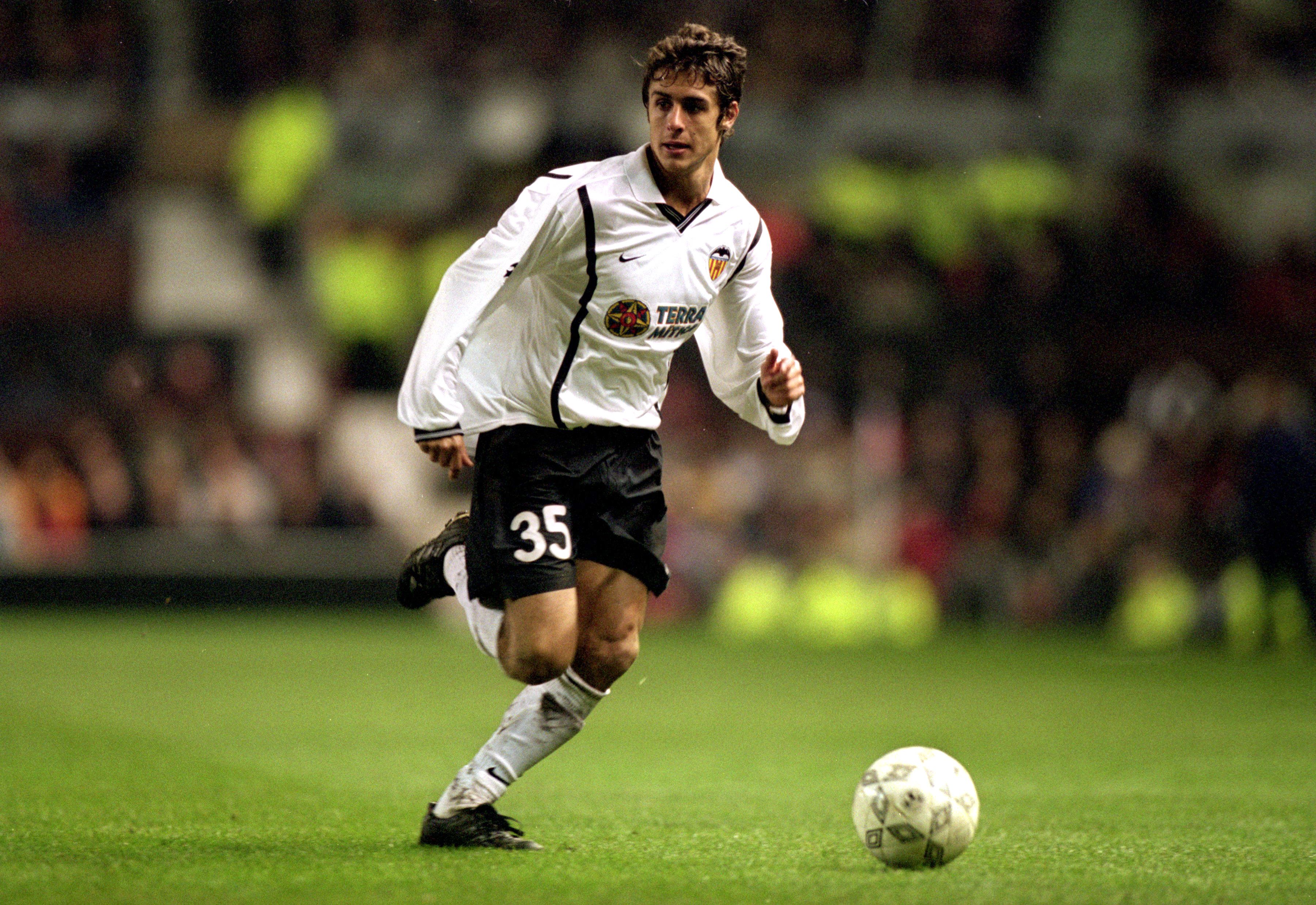 20 Feb 2001:  Pablo Cesar Aimar of Valencia runs with the ball during the UEFA Champions League Group A match against Manchester United played at Old Trafford, in Manchester, England. The match ended in a 1-1 draw.  Mandatory Credit: Laurence Griffiths /Allsport