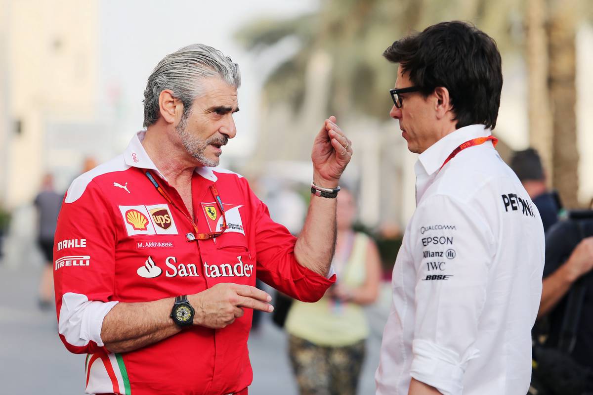 Maurizio Arrivabene e Toto Wolff (foto da: media.f1i.com)