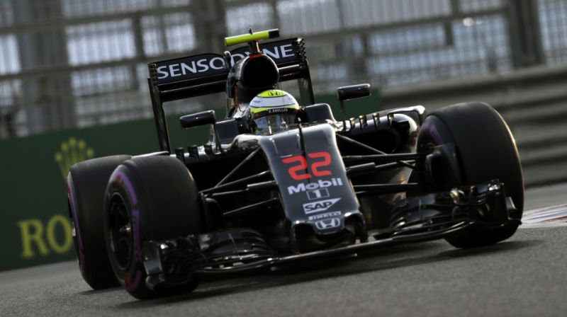 Jenson Button, durante la gara di ieri a Yas Marina (foto da: sports.yahoo.com)