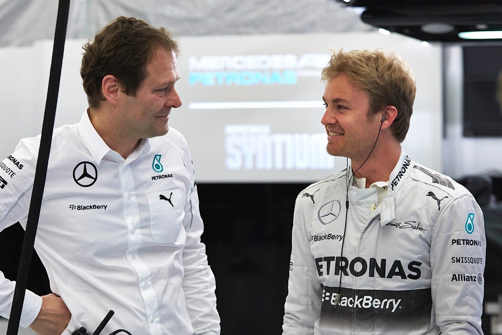 Aldo Costa con Nico Rosberg (foto da: autoevolution.com)