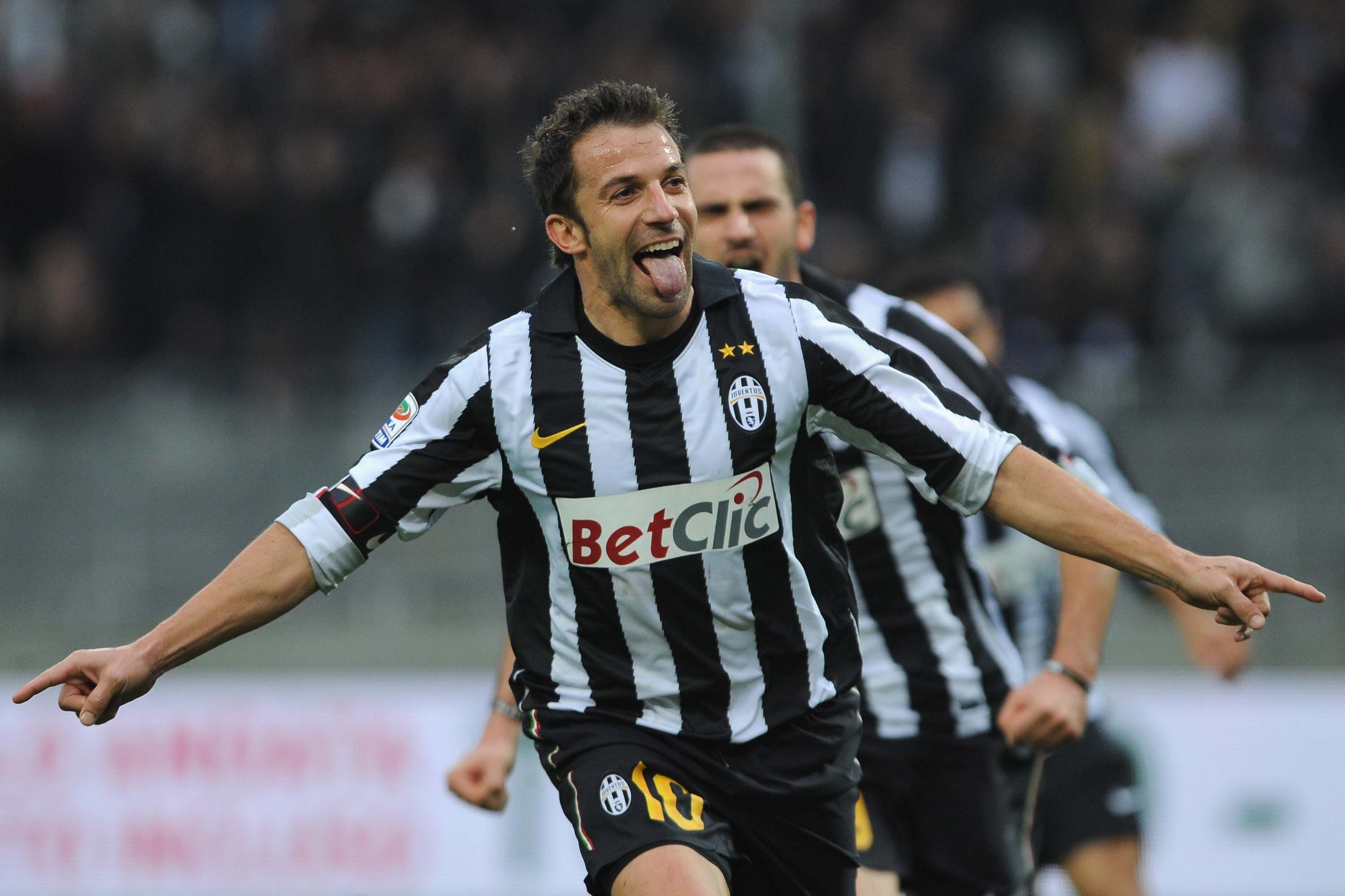 TURIN, ITALY - NOVEMBER 07:  Alessandro Del Piero of Juventus FC celebrates his goal during the Serie A match between Juventus FC and AC Cesena at Olimpico Stadium on November 7, 2010 in Turin, Italy.  (Photo by Valerio Pennicino/Getty Images)