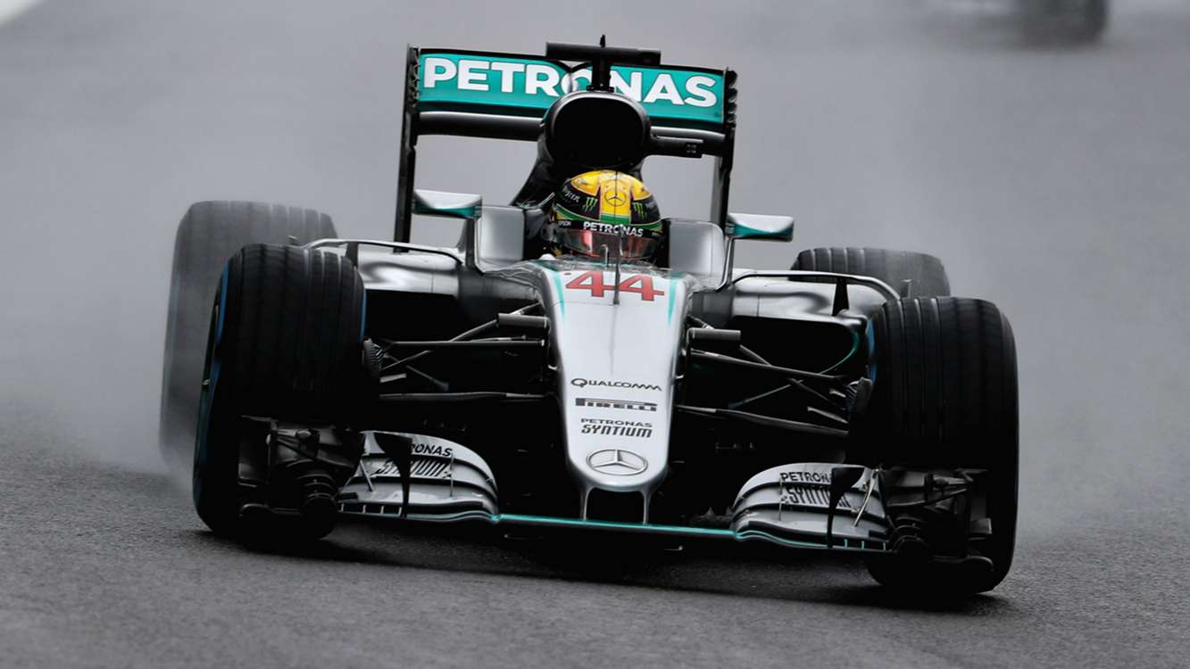 Prima vittoria in carriera ad Interlagos per Lewis Hamilton (foto da: sportal.co.nz)