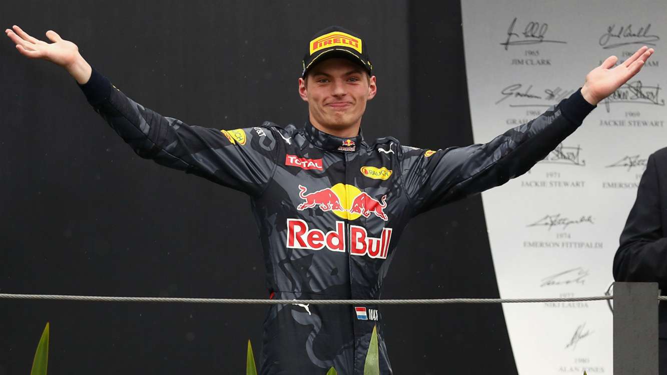 L'espressione divertita di Max Verstappen sul podio di Interlagos, dopo la splendida rimonta di oggi (foto da: sportal.co.nz)