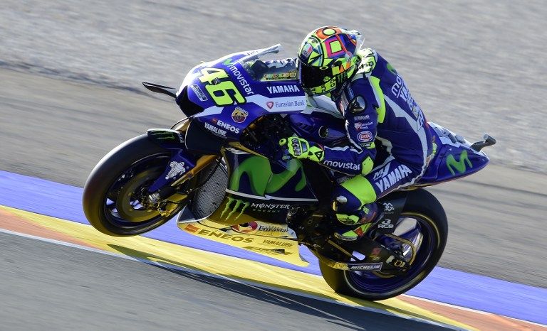 Yamaha Team's Italian rider Valentino Rossi   rides during the Moto GP  third Free practice session ahead of the Motul Comunidad Valenciana Grand Prix at the Ricardo Tormo racetrack in Cheste, on November 12, 2016. / AFP PHOTO / JOSE JORDAN