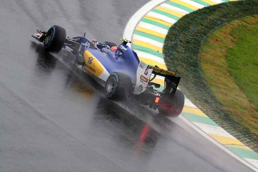 Felipe Nasr, durante la gara in Brasile, chiusa al 9° posto (foto da: speed-magazin.de)
