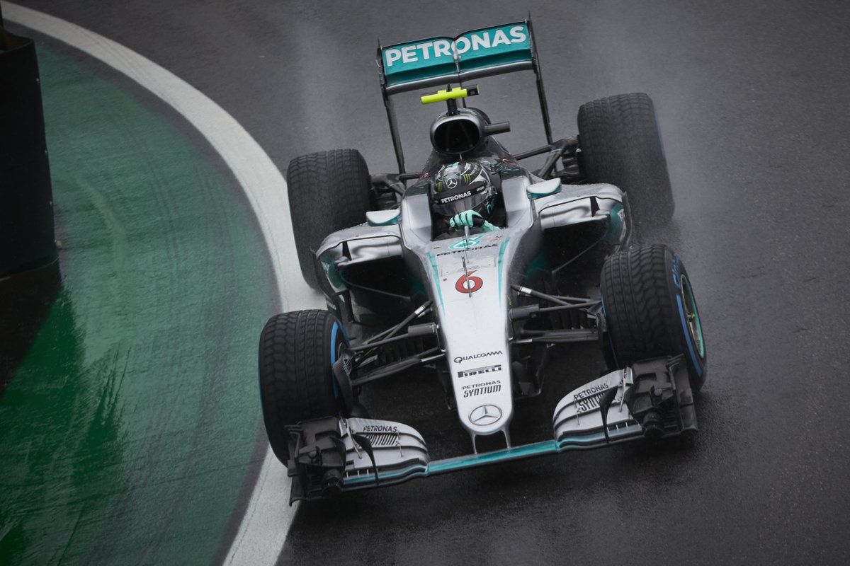 Nico Rosberg, durante la gara bagnata di domenica (foto da: f1journaal.be)