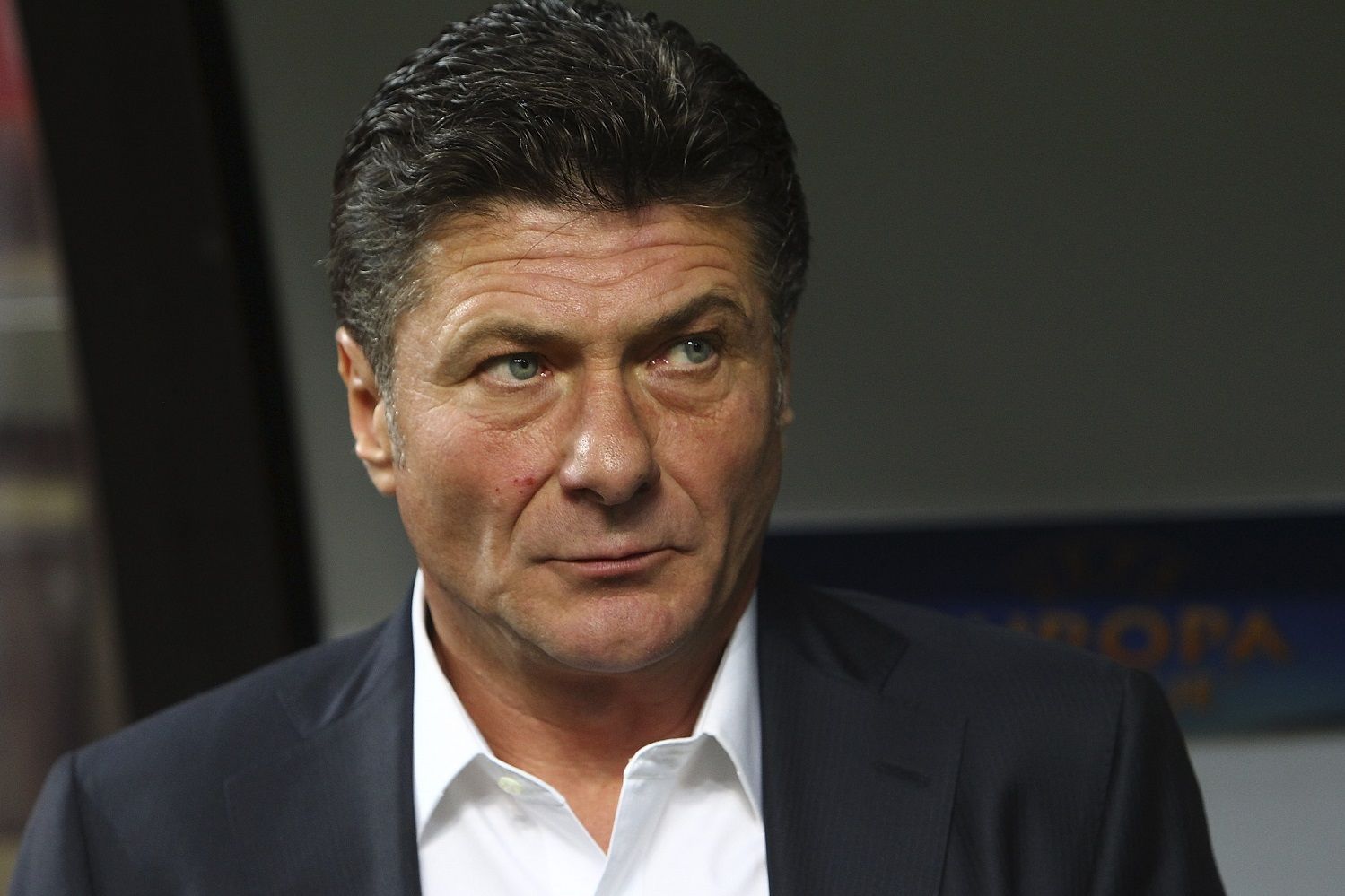 MILAN, ITALY - OCTOBER 23: FC Internazionale Milano coach Walter Mazzarri looks on before the UEFA Europa League group F match between FC Internazionale Milano and AS Saint-Etienne on October 23, 2014 in Milan, Italy. (Photo by Marco Luzzani/Getty Images)