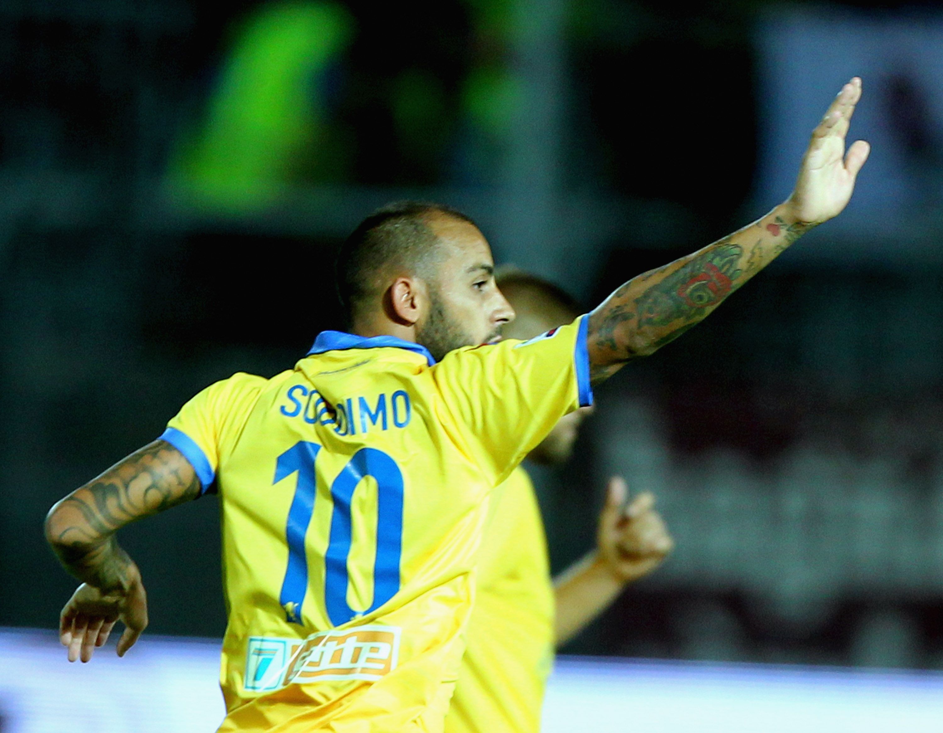 FROSINONE, ITALY - AUGUST 23:  Danilo Soddimo of Frosinone Calcio celebrates after scoring the opening goal during the Serie A match between Frosinone Calcio and Torino FC at Stadio Matusa on August 23, 2015 in Frosinone, Italy.  (Photo by Paolo Bruno/Getty Images)