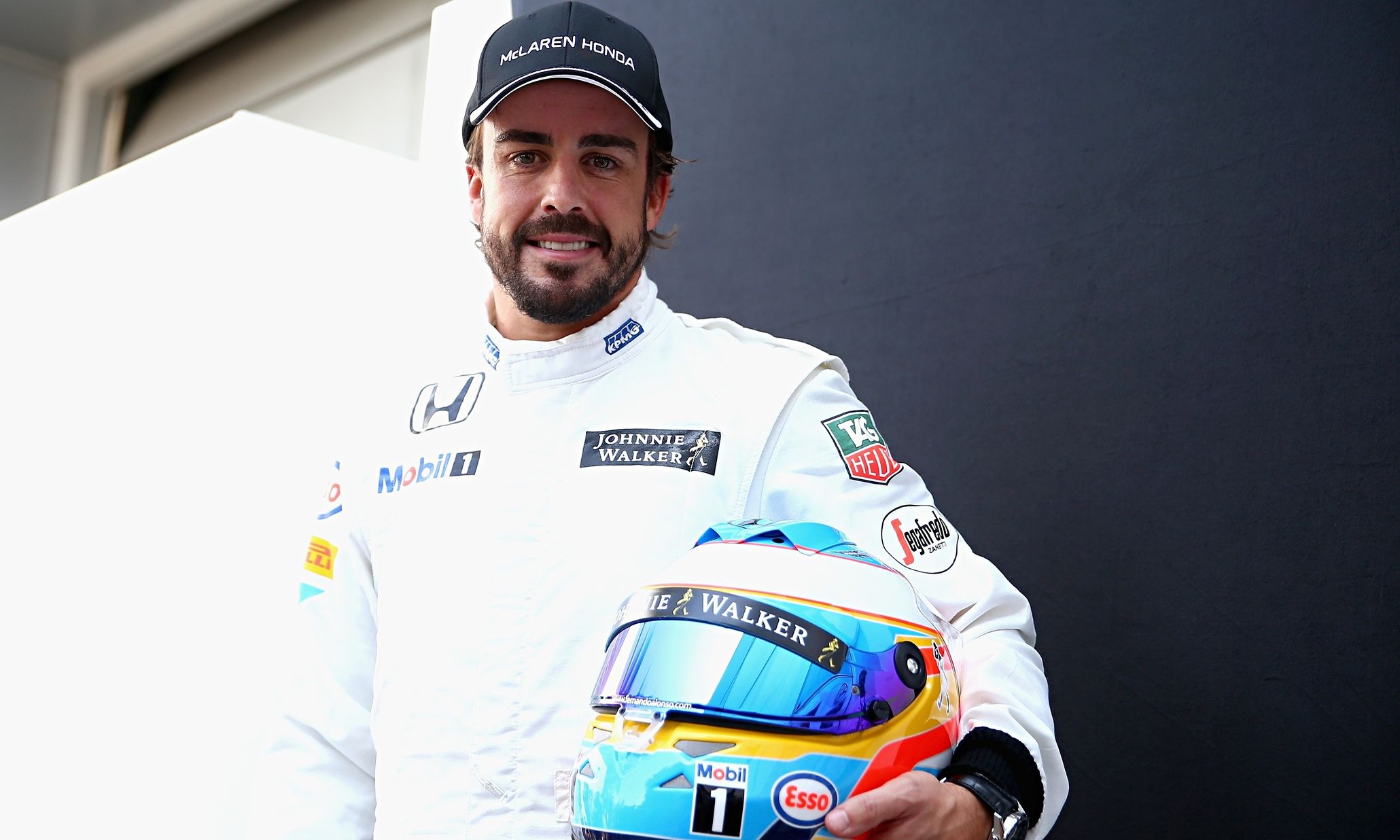 Fernando Alonso, pilota McLaren, si aspetta un 2017 da protagonista (foto da: sitewww.ch)