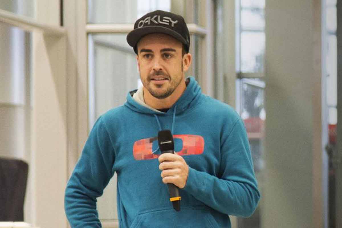 Fernando Alonso resta alla McLaren (foto da: sportyou.com) 