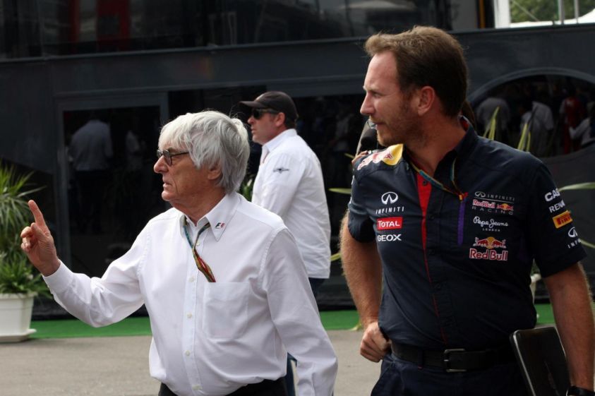 Chris Horner, team principal Red Bull, insieme a Bernie Ecclestone (foto da: derapate.allaguida.it)