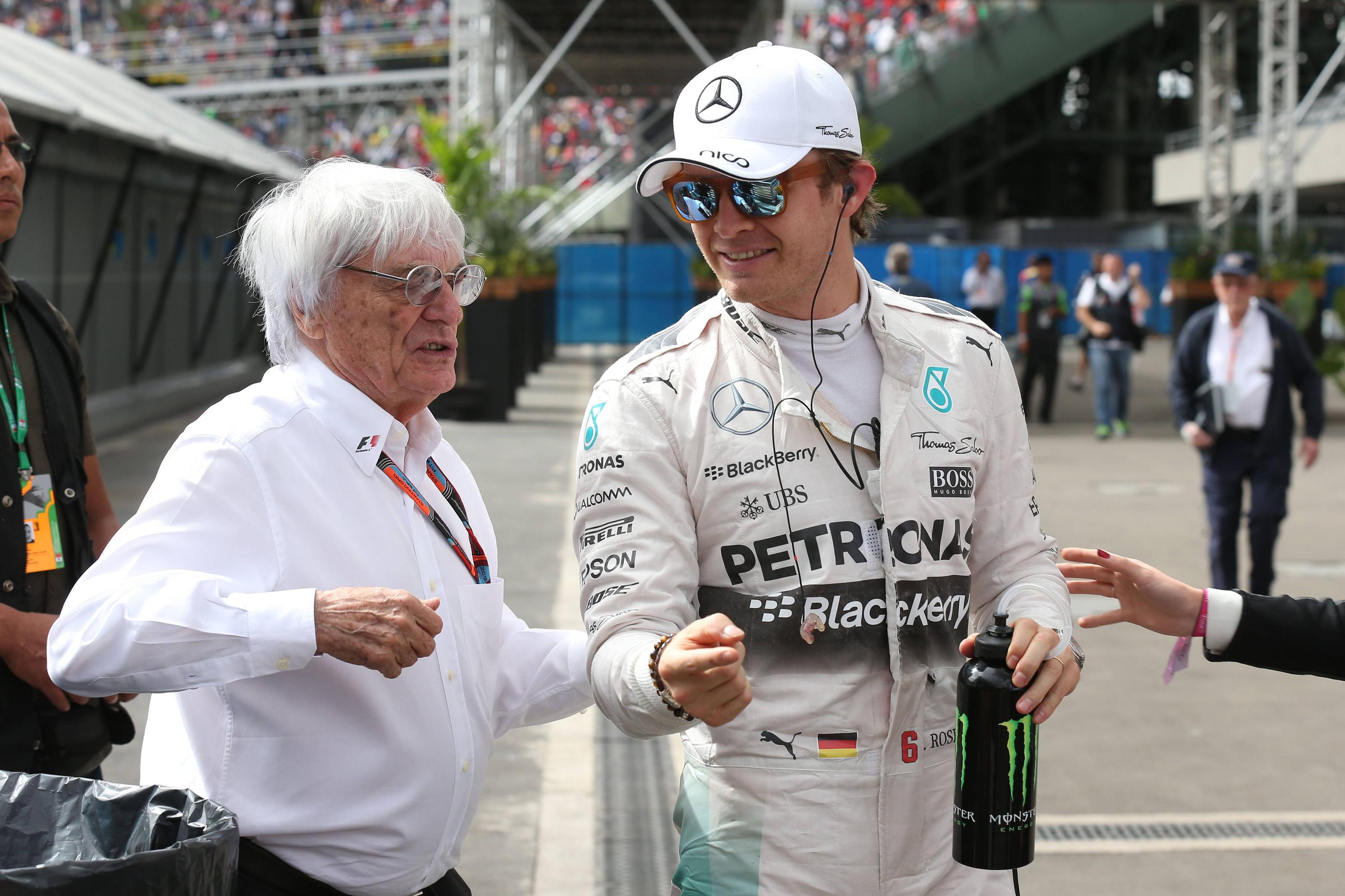 Bernie Ecclestone a colloquio con Nico Rosberg (foto da: web.de)