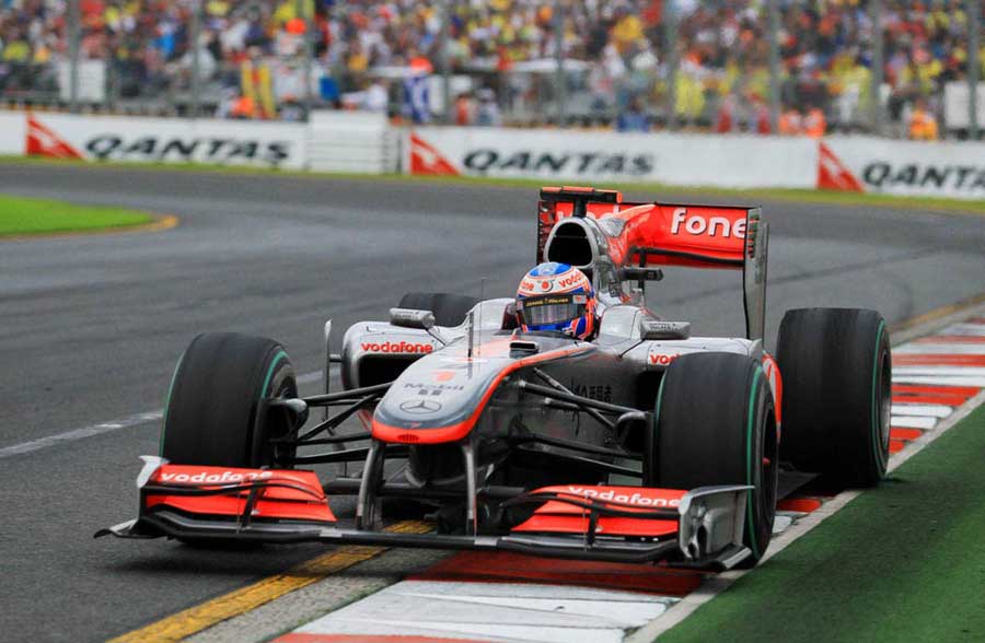 GP Australia 2010. Alla seconda gara, Button centra la prima vittoria da Campione del mondo e in McLaren (foto da: carsmagazine.com.ar)