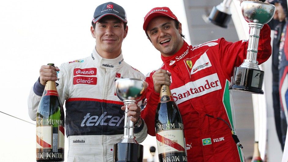 GP del Giappone 2012. Kamui Kobayashi e Felipe Massa festeggiano il podio. Al brasiliano mancava da Monza 2010 (foto da: f1fanatic.co.uk)