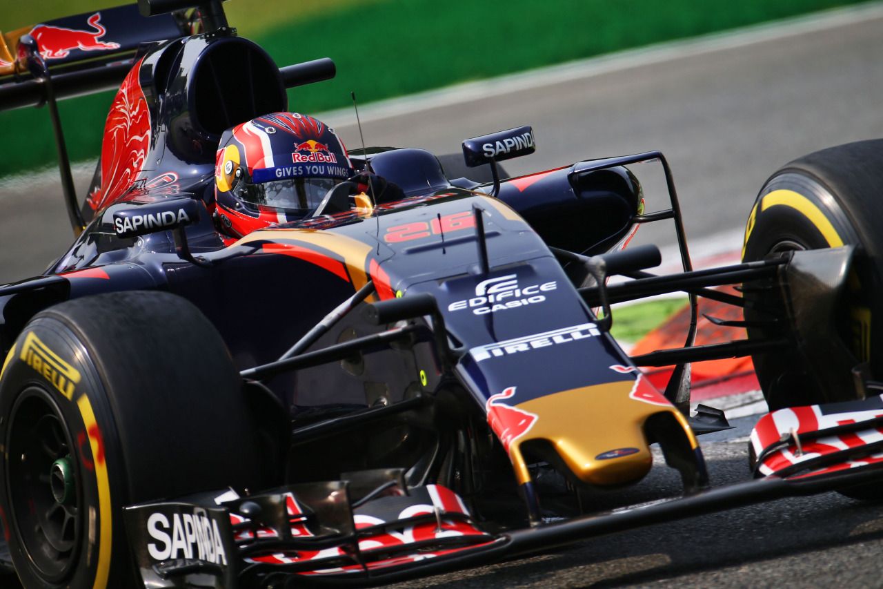 Daniil Kvyat, al volante della Toro Rosso, durante il GP d'Italia 2016 (foto da: quoteallthethings.com)