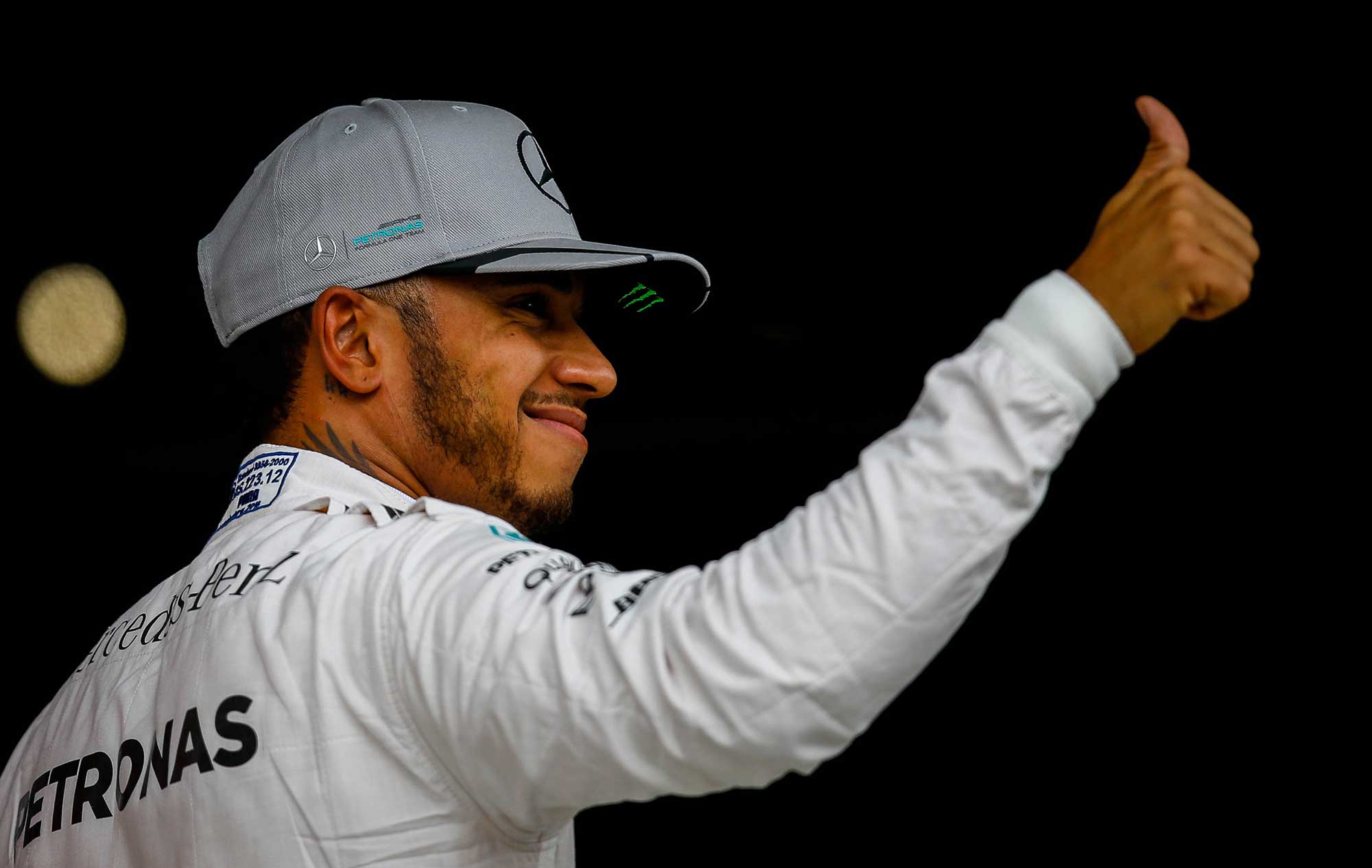 Nonostante abbia ottenuto più vittorie e pole di Rosberg, Lewis Hamilton è stato costretto ad abdicare (foto da: info7.mx)