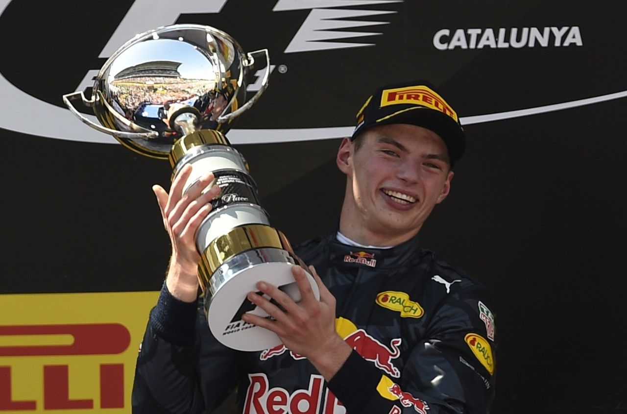 Barcellona 2016. Alla prima gara in Red Bull, Verstappen diventa il più giovane vincitore di sempre in Formula 1. Il prologo di una stagione vissuta sempre sotto i riflettori (foto da: corriere.it)