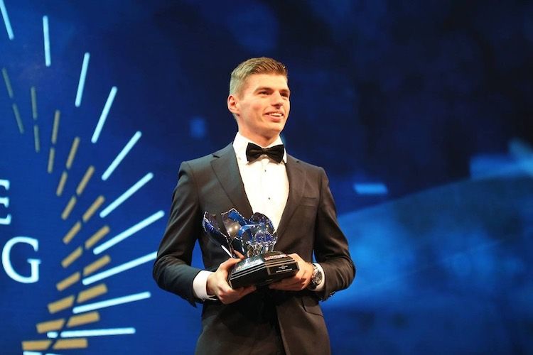 Max Verstappen, premiato ai FIA Awards 2016 (foto da: autoblog.nl)