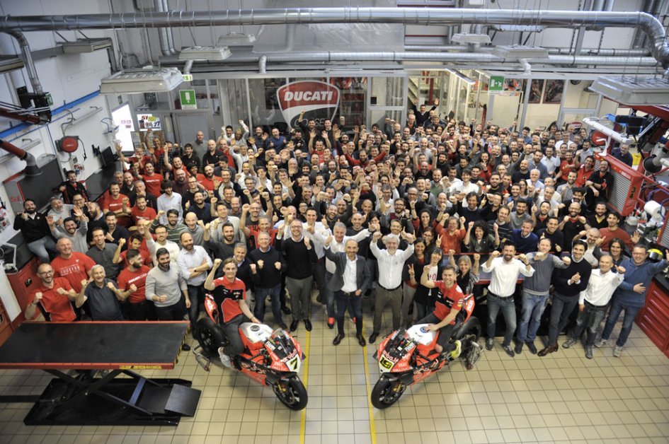 festeggiamento ducati 350 vittorie 2019