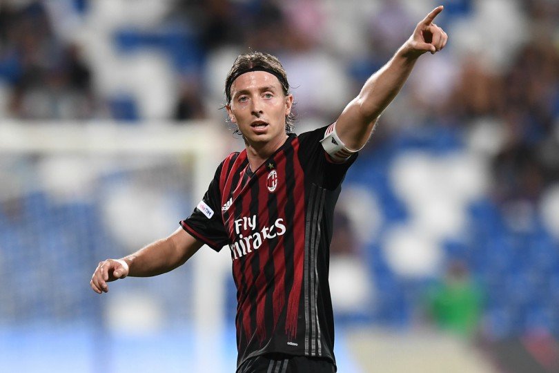 Calciomercato Milan: ipotesi ritiro per Montolivo, via gli esuberi