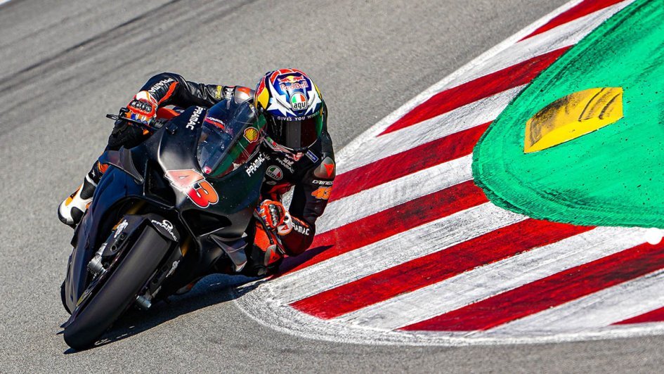 jack miller sulla Ducato Panigale V4R di Bautista