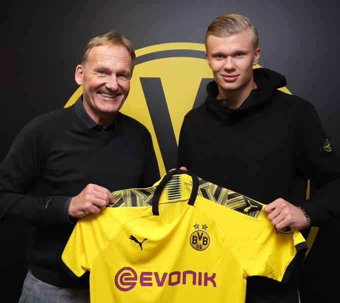 Erling Haaland annuncia il suo trasferimento al Borussia Dortmund. 
Fonte: Twitter