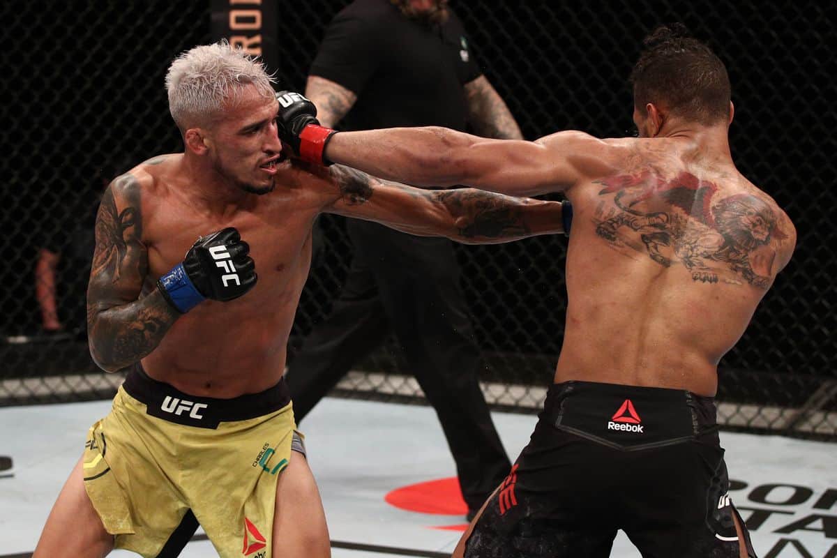 MMA, UFC Brasilia Lee vs Oliveira: Lee sottomesso e settima vittoria prima del limite di fila per Oliveira