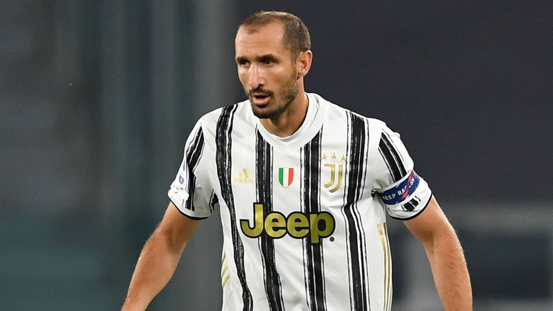 Chiellini rinnova con la Juventus fino al 2022.