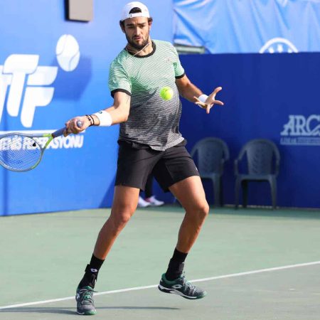 Tennis, ATP: Berrettini nei quarti di Antalya, fuori Fognini al tie break del terzo