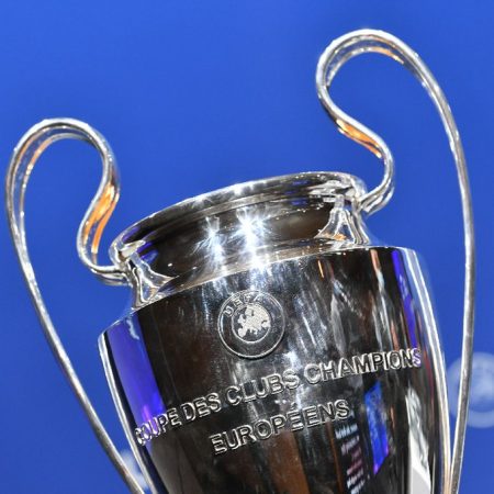 UEFA: fase finale Champions League stile Super Bowl dal 2024-2025?