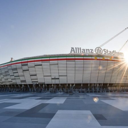 Juventus: l’Allianz Stadium di Torino trasformato in un centro vaccinazione