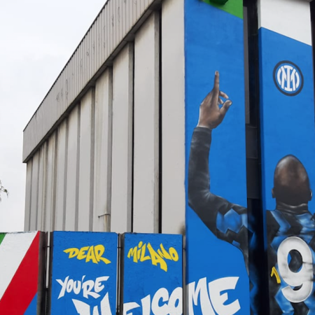 Inter: murales dei tifosi per Lukaku